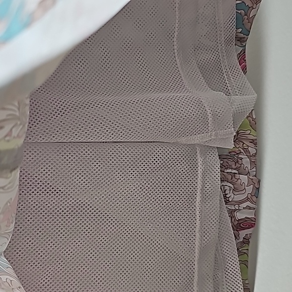 Daily Sport women's skort. Size 10. 5 pockets.  Beautiful‎ colors and fabric. - Picture 4 of 12